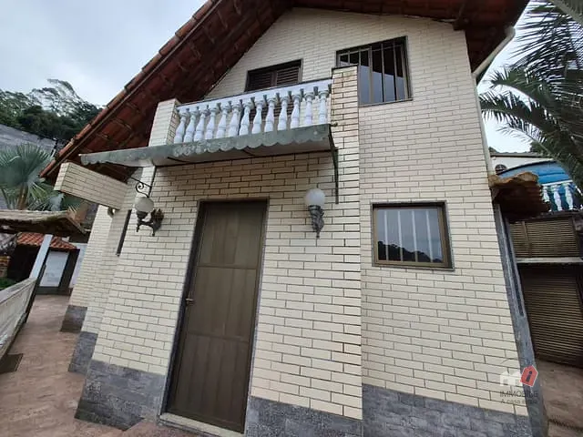 Casa 1 quarto e 2 banheiros, para alugar, no bairro Quarteirão Ingelheim em Petrópolis