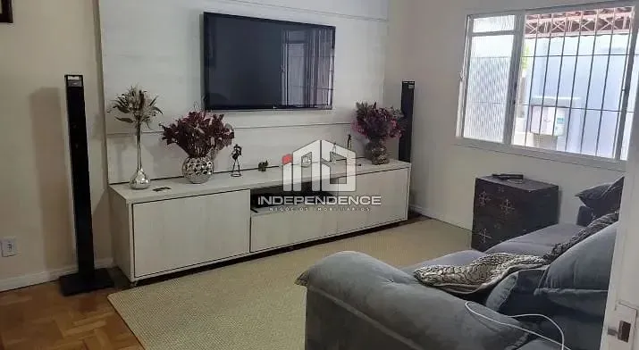 Casa, 4 quartos, 200 m² - Foto 1