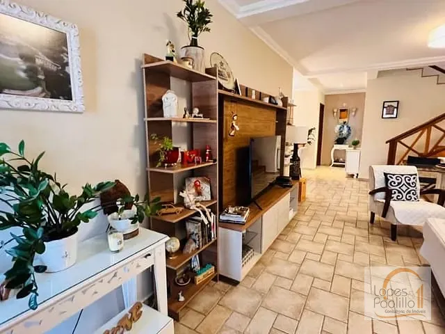 Casa com 393m² 3 quartos e 3 banheiros, à venda, no bairro Vila Helena em Atibaia