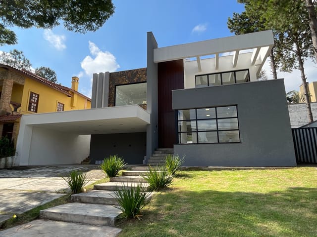 Casa com 580m² 4 quartos e 5 banheiros, à venda, no bairro Alphaville em Santana de Parnaíba
