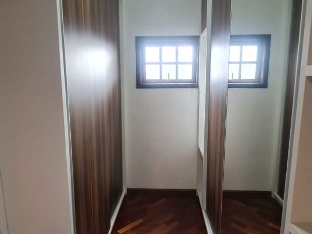 Casa com 256m² 4 quartos e 2 banheiros, à venda, no bairro Urbanova em São José dos Campos