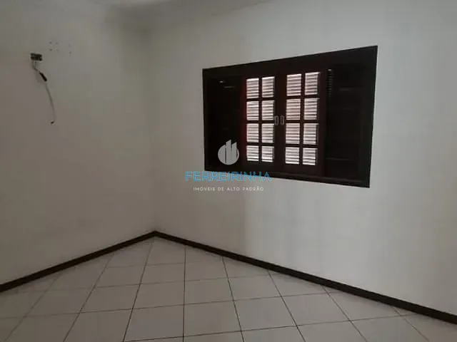 Casa com 256m² 4 quartos e 2 banheiros, à venda, no bairro Urbanova em São José dos Campos