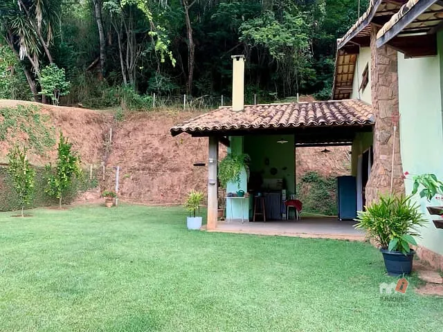 Casa com 750m² 3 quartos e 3 banheiros, à venda, no bairro Secretário em Petrópolis