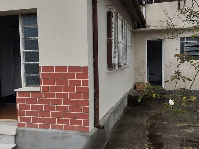 Casa com 214m² 2 quartos e 2 banheiros, à venda, no bairro Castrioto em Petrópolis