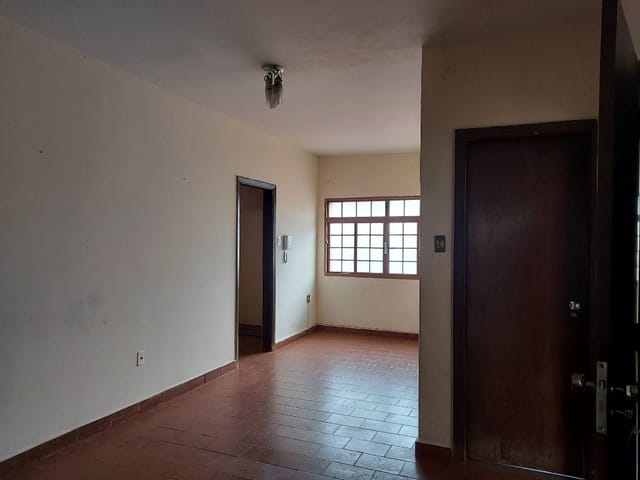 Foto do Casa - Casa com 6 dormitórios para alugar, 287 m² por R$ 3.000,00/mês - Estados Unidos - Uberaba/MG | ZUCATO IMOBILIARIA LTDA