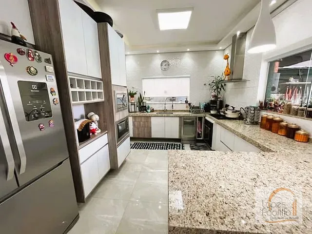 Casa com 30m² 3 quartos e 2 banheiros, à venda, no bairro Loteamento Atibaia Park I em Atibaia