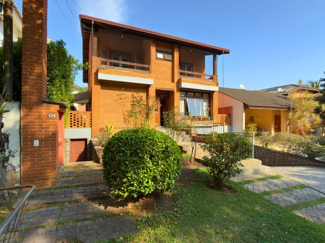 Casa com 360m² 4 quartos e 3 banheiros, à venda, no bairro Alphaville em Santana de Parnaíba