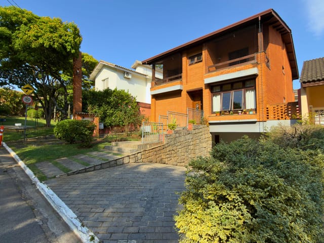 Casa com 360m² 4 quartos e 3 banheiros, à venda, no bairro Alphaville em Santana de Parnaíba