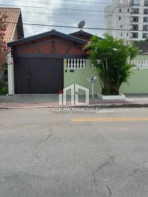Casa, 3 quartos, 197 m² - Foto 1