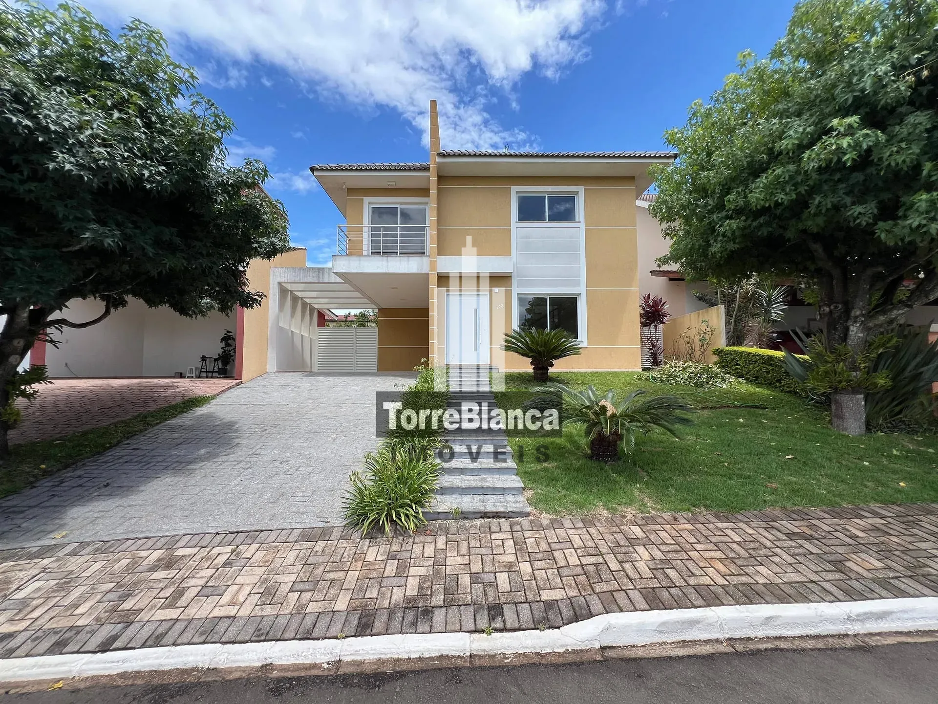Casa, 4 quartos, 258 m² - Foto 1