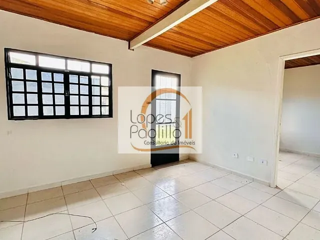 Casa com 120m² 2 quartos e 1 banheiro, para alugar, no bairro Atibaia Jardim em Atibaia