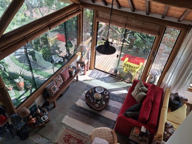 Casa com 2400m² 2 quartos e 2 banheiros, à venda, no bairro Vale das Videiras em Petrópolis