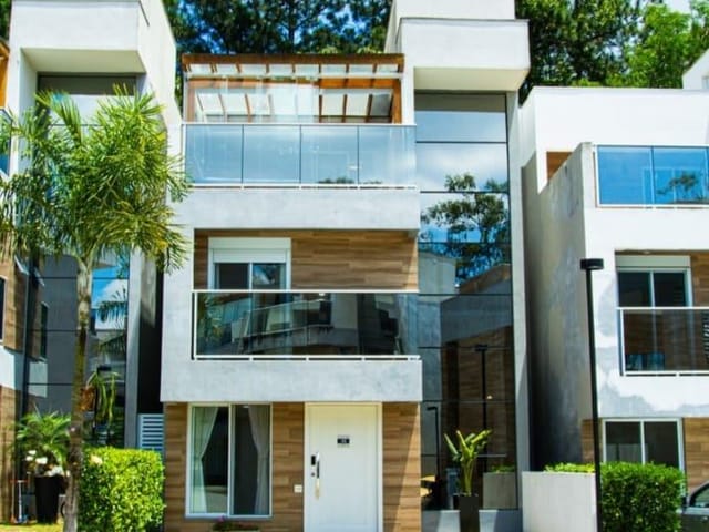 Casa com 178m² 3 quartos e 4 banheiros, à venda, no bairro Granja Viana em Cotia