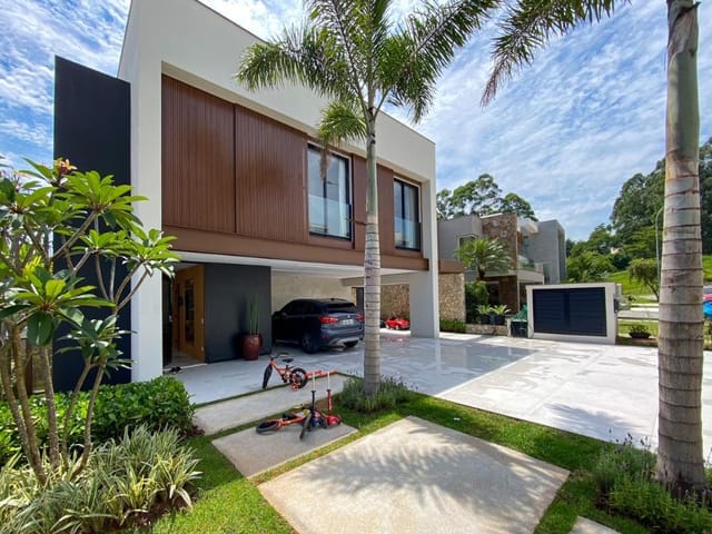 Casa com 420m² 4 quartos e 7 banheiros, à venda, no bairro Residencial Tambore em Barueri