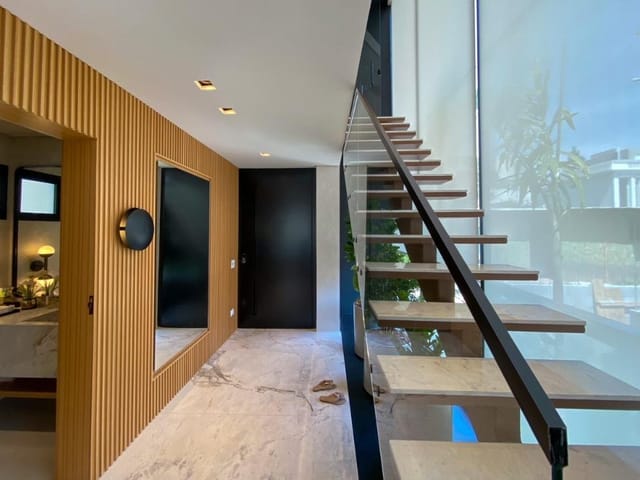 Casa com 420m² 4 quartos e 7 banheiros, à venda, no bairro Residencial Tambore em Barueri