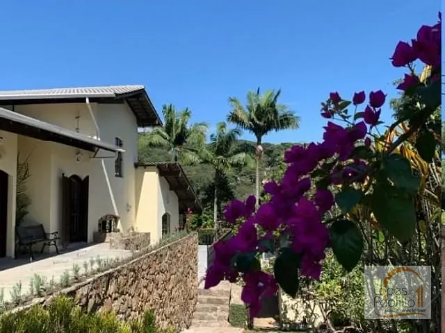 Casa com 1550m² 3 quartos e 3 banheiros, à venda, no bairro Clube da Montanha em Atibaia
