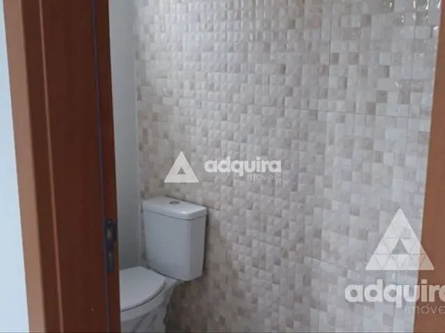 Sobrado 4 quartos e 4 banheiros, à venda, no bairro Cará-cará em Ponta Grossa