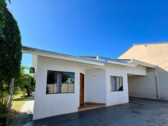 Casa Semimobiliada para venda, 3 quartos sendo 1 suíte, Edícula com churrasqueira, 4 vagas cobertas, 176 m², Uvaranas - Ponta Grossa/PR