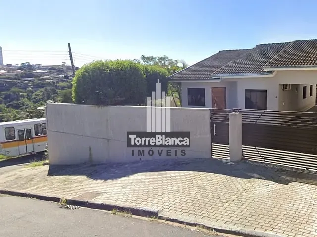Casa com 476m² 3 quartos e 3 banheiros, à venda, no bairro Uvaranas em Ponta Grossa