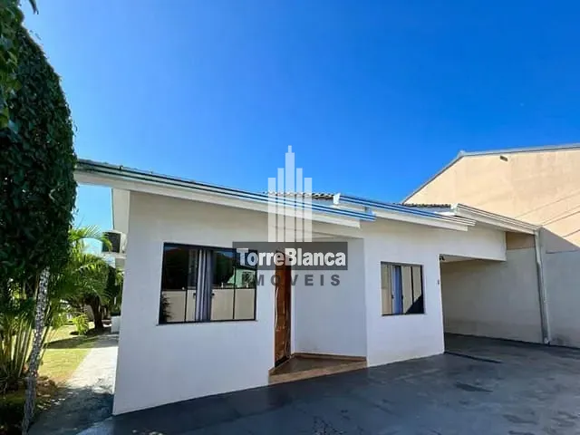 Casa com 476m² 3 quartos e 3 banheiros, à venda, no bairro Uvaranas em Ponta Grossa