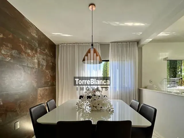 Casa com 476m² 3 quartos e 3 banheiros, à venda, no bairro Uvaranas em Ponta Grossa
