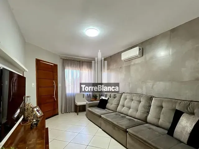 Casa com 476m² 3 quartos e 3 banheiros, à venda, no bairro Uvaranas em Ponta Grossa