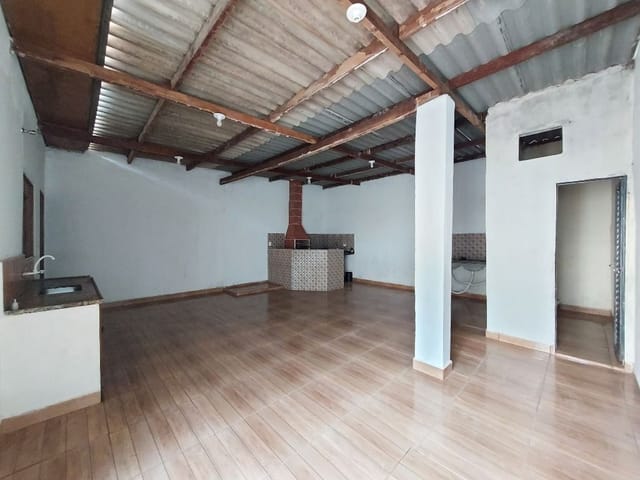 Foto do Casa - Casa com 2 dormitórios para alugar, 135 m² por R$ 1.000,00/mês - Conjunto José Vallim de Melo - Uberaba/MG | ZUCATO IMOBILIARIA LTDA