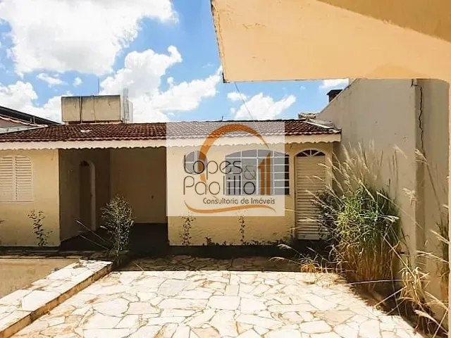 Casa com 241m² 3 quartos e 4 banheiros, à venda, no bairro Centro em Atibaia