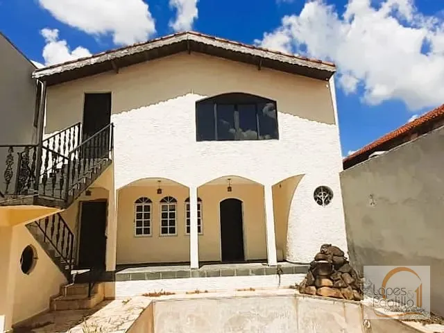 Casa com 241m² 3 quartos e 4 banheiros, à venda, no bairro Centro em Atibaia