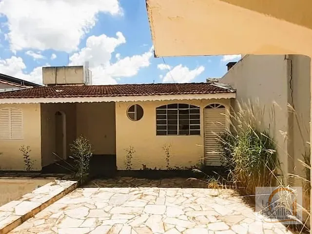 Casa com 241m² 3 quartos e 4 banheiros, à venda, no bairro Centro em Atibaia