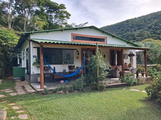 Casa com 1825m² 2 quartos e 2 banheiros, à venda, no bairro Vale das Videiras em Petrópolis