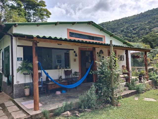 Casa com 1825m² 2 quartos e 2 banheiros, à venda, no bairro Vale das Videiras em Petrópolis