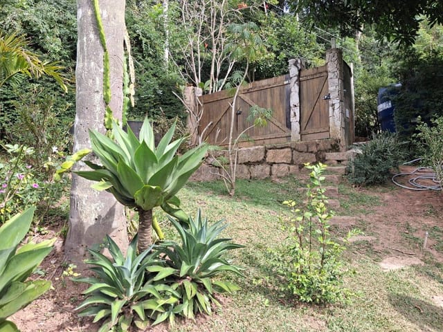 Casa com 1825m² 2 quartos e 2 banheiros, à venda, no bairro Vale das Videiras em Petrópolis
