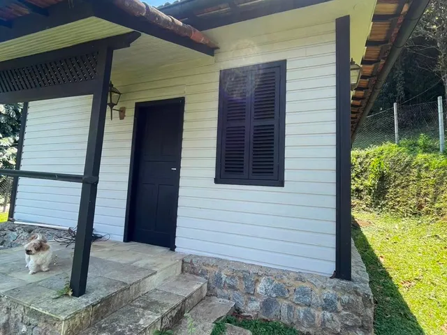 Casa 2 quartos e 1 banheiro, para alugar, no bairro Duarte Silveira em Petrópolis