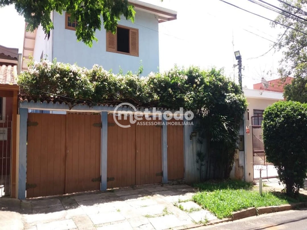 Casa, 3 quartos, 216 m² - Foto 1