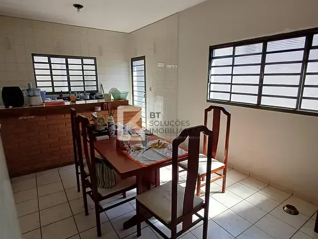 Casa com 250m² 3 quartos e 2 banheiros, à venda, no bairro Jardim Santa Rita em Indaiatuba