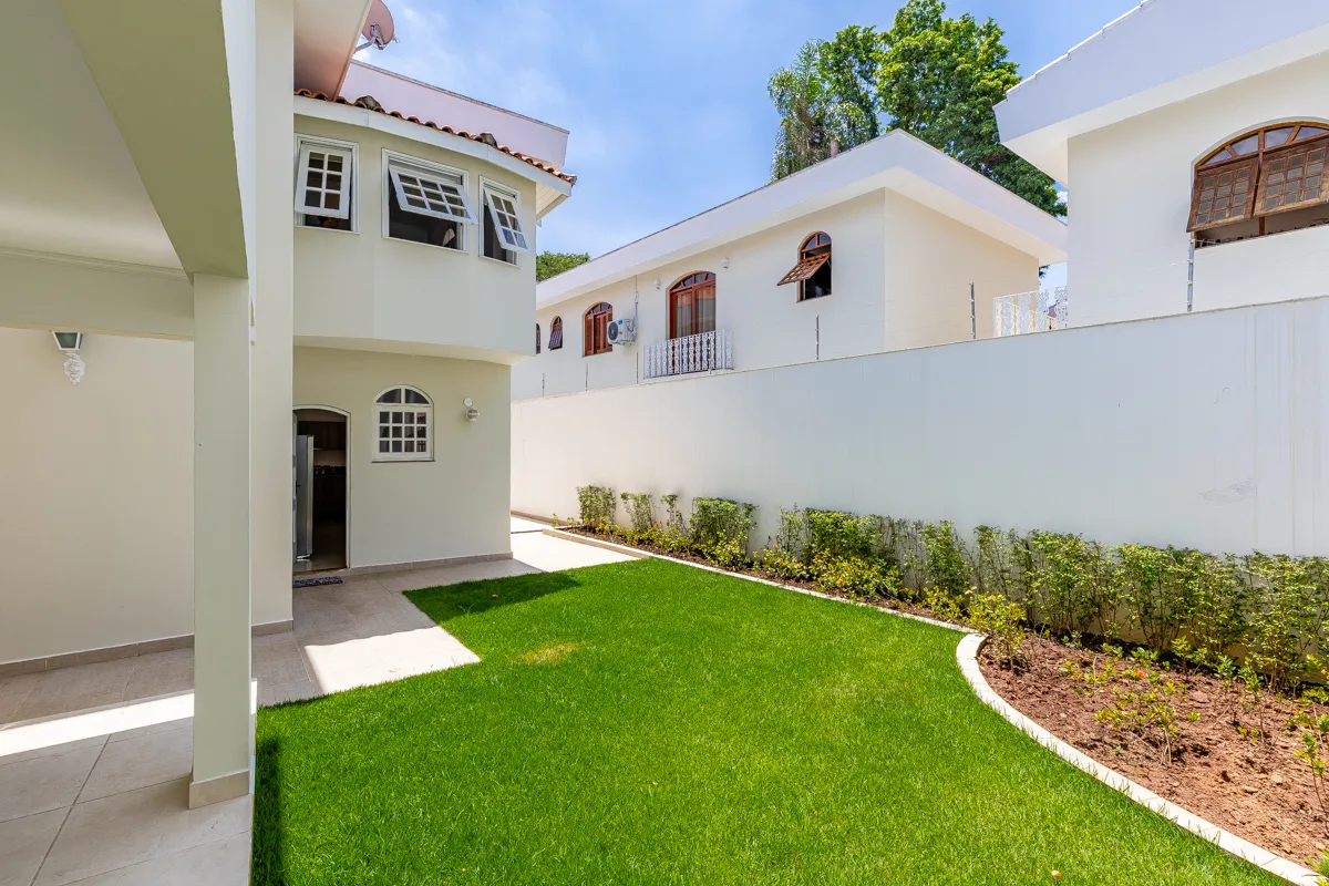 Casa para venda em Jardim Santo Amaro com 4 quartos, sendo 3 suítes, 315m²