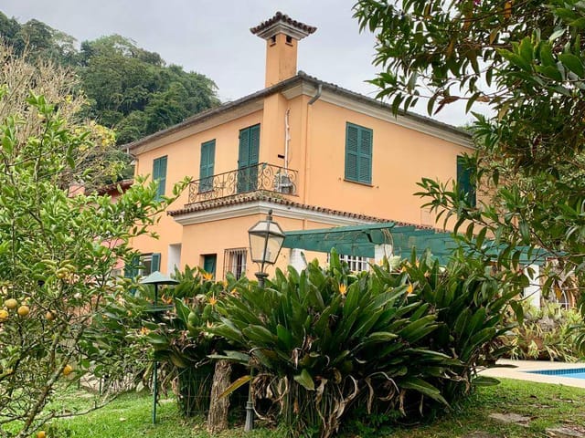 Casa com 2000m² 8 quartos e 2 banheiros, para alugar, no bairro Centro em Petrópolis