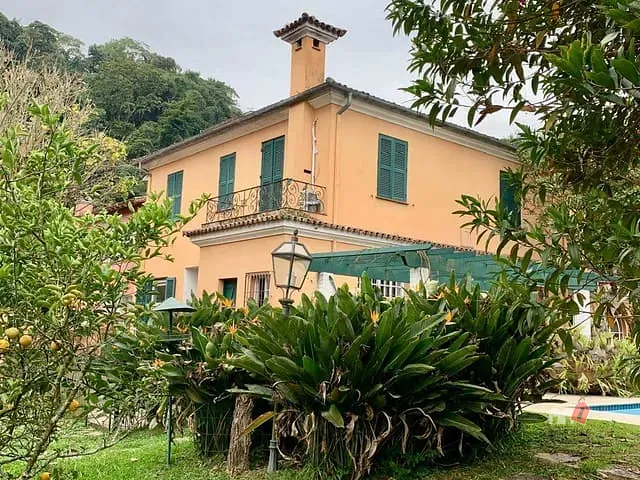 Casa com 2000m² 8 quartos e 2 banheiros, para alugar, no bairro Centro em Petrópolis