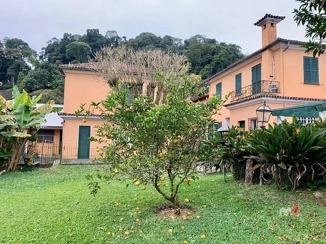 Casa com 2000m² 8 quartos e 2 banheiros, para alugar, no bairro Centro em Petrópolis