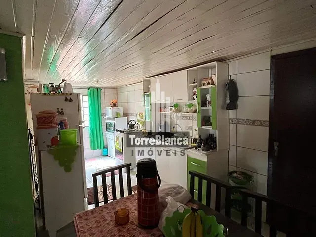 Casa com 694m² 4 quartos e 2 banheiros, à venda, no bairro Uvaranas em Ponta Grossa