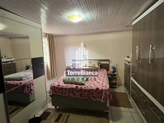 Casa com 694m² 4 quartos e 2 banheiros, à venda, no bairro Uvaranas em Ponta Grossa