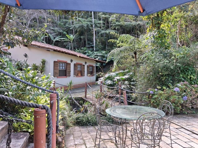 Casa com 1500m² 3 quartos e 2 banheiros, para alugar, no bairro Araras em Petrópolis