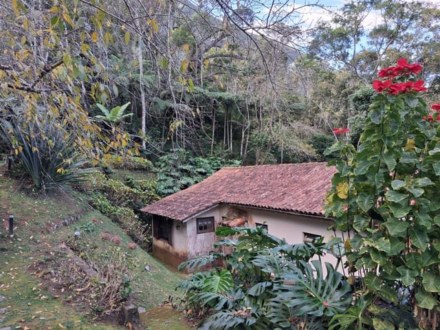 Casa com 1500m² 3 quartos e 2 banheiros, para alugar, no bairro Araras em Petrópolis