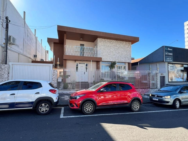 Imóvel Comercial com edícula para Locação, 6 salas, 6 banheiros e 5 vagas, 398m², Centro - Ponta Grossa/PR
