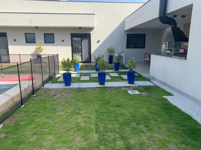 Casa com 1234m² 4 quartos e 5 banheiros, à venda, no bairro Colinas do Paratehy em São José dos Campos