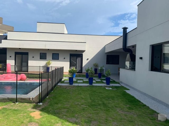 Casa com 1234m² 4 quartos e 5 banheiros, à venda, no bairro Colinas do Paratehy em São José dos Campos