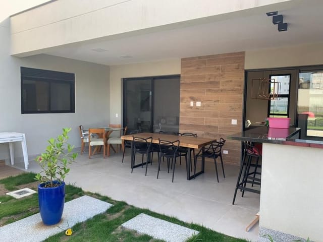 Casa com 1234m² 4 quartos e 5 banheiros, à venda, no bairro Colinas do Paratehy em São José dos Campos
