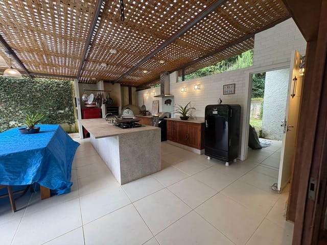 Casa com 4000m² 4 quartos e 5 banheiros, à venda, no bairro Cuiabá em Petrópolis