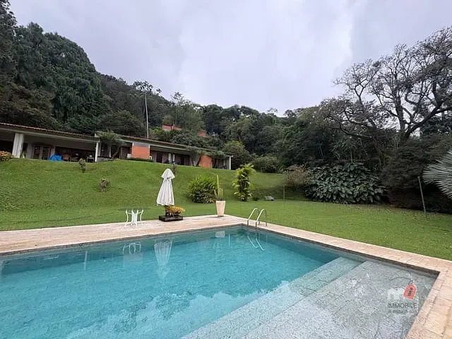 Casa com 4000m² 4 quartos e 5 banheiros, à venda, no bairro Cuiabá em Petrópolis